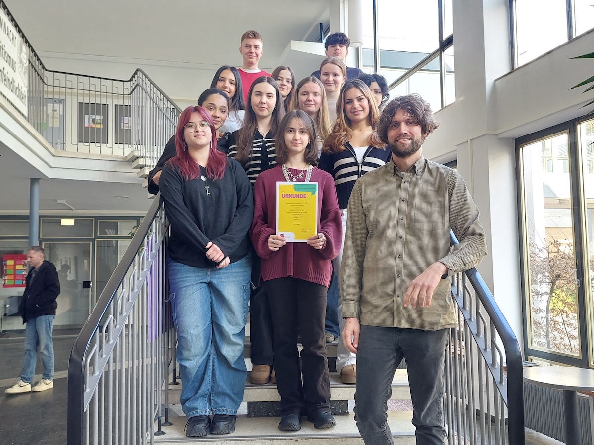 Philosophiekurs der 10. Klassen nimmt an Bundeswettbewerb teil und gewinnt 150€